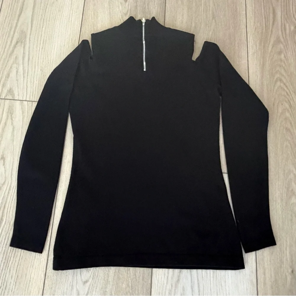 The Limited Black Cold Shoulder Long Sleeve Top XS